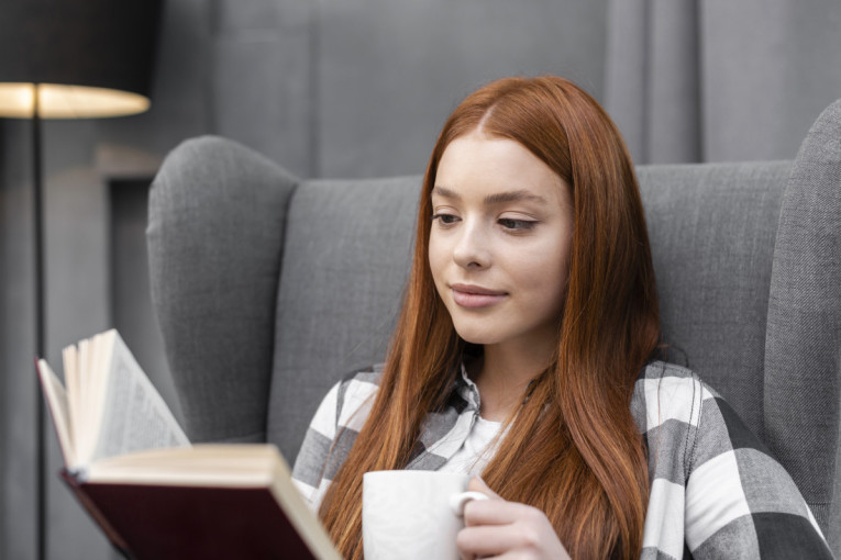 Pre bi ostali kod kuće uz neku dobru knjigu i čaj: Tri znaka Zodijaka koja ne vole izlaske