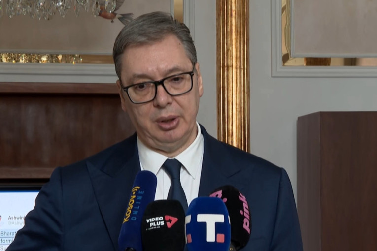 Vučić iz Indije: Prvi put sam s Plenkovićem pričao o vojnom savezu, rekao mi je da nije usmeren protiv Srbije, pričao sam i sa Makronom