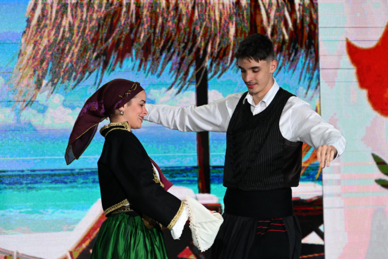 Velika gužva na Sajmu turizma: Posetioci u redovima jure popuste i besplatne karte! (FOTO/VIDEO)