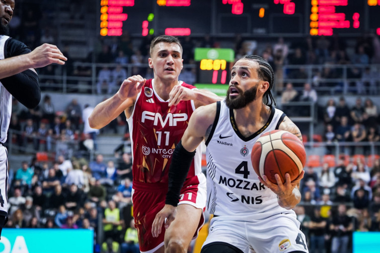 Partizan - FMP: Panteri poveli na početku drugog poluvremena!
