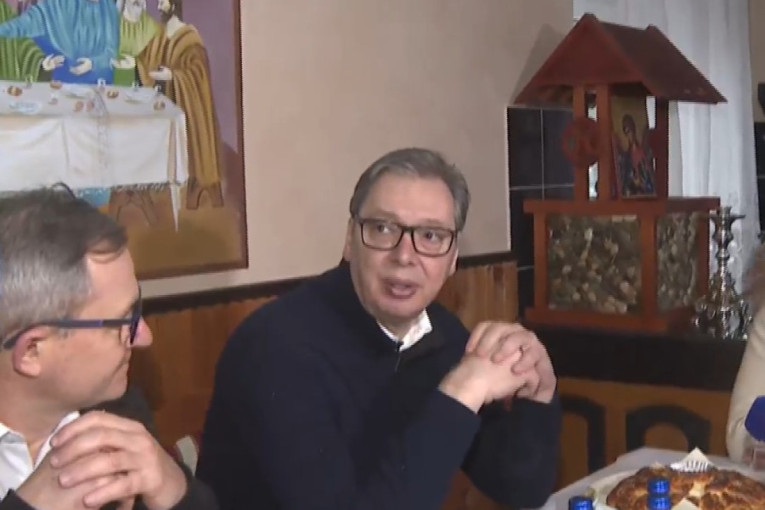 Predsednik Vučić u domu porodice Simeonović u Jasikovu: Mnogo nam znači njegova poseta (FOTO/VIDEO)