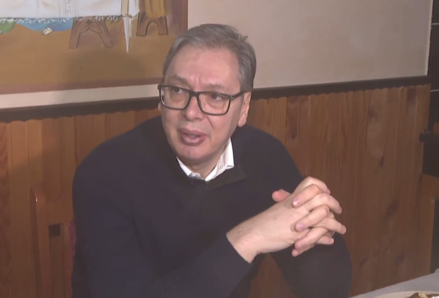 Predsednik Vučić posetio porodicu Simeonović u Jasikovu: Ljudi nam se vraćaju u zemlju (FOTO/VIDEO)