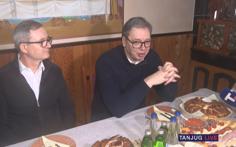 Predsednik Vučić posetio porodicu Simeonović u Jasikovu: Ljudi nam se vraćaju u zemlju (FOTO/VIDEO)
