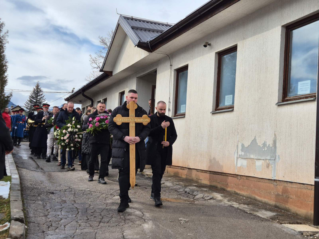 Sahranjena žena Radovana Karadžića (FOTO)