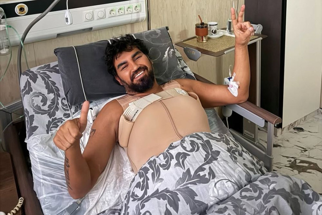 Azis ugradio silikone! "Sada ću imati lepo naglašene, sportske grudi!" (FOTO)