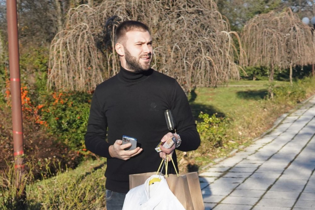 Isplivao snimak! Gačić i navodna ljubavnica drže se za ruke, pa pevač tražio da se taj deo obriše? (VIDEO)