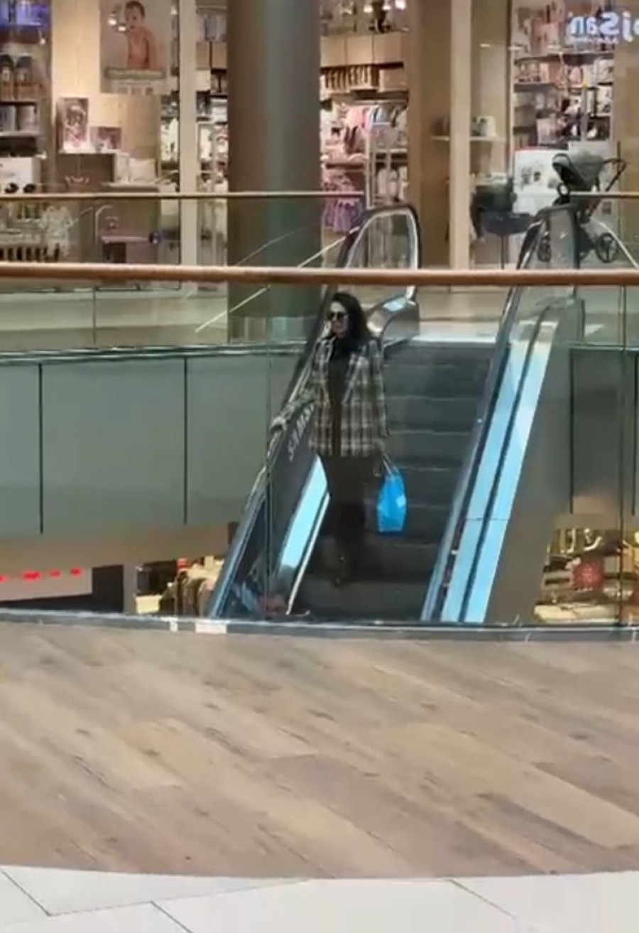 (PAPARACO) Lina Bumbar "razbila kasu" u beogradskom tržnom centru: Kese pucale po šavovima! (VIDEO)
