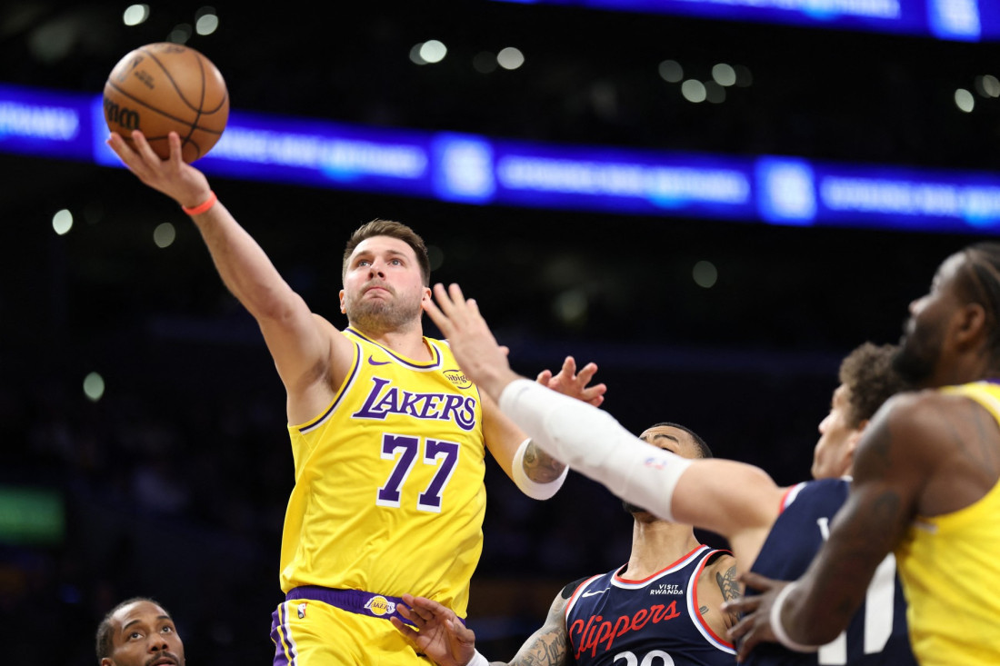 Luka se naljutio - Lejkersi pobedili Kliperse iz trećeg pokušaja!