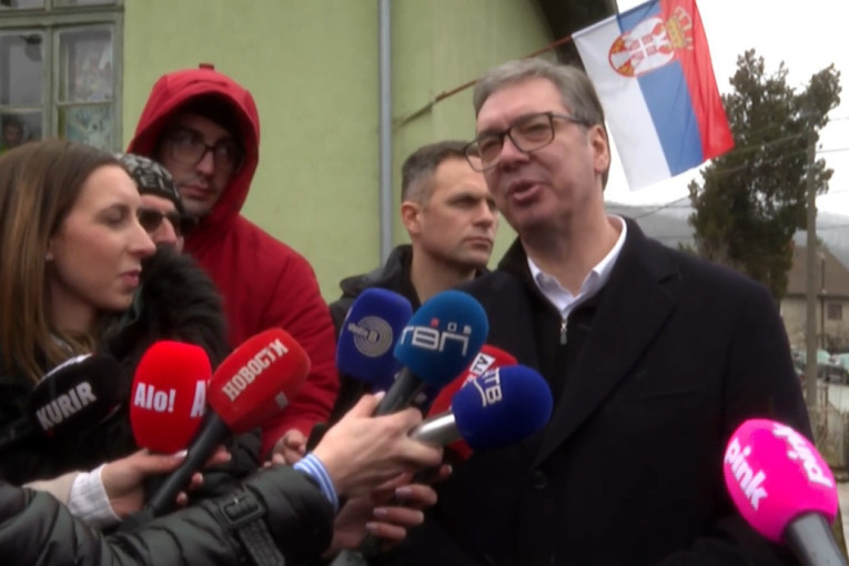 Vučić stigao u Klokočevac, obilazi crkvu Svetog cara Konstantina i carice Jelene