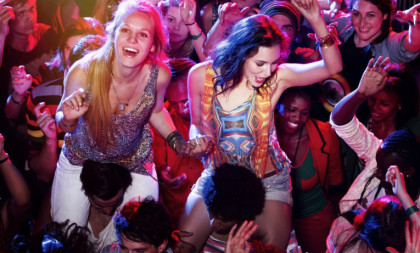 Najveći prekid filma ikada: Dečko je bio toliko pijan da je zaboravio da mu devojka sedi na ramenima, a onda je krenulo muvanje