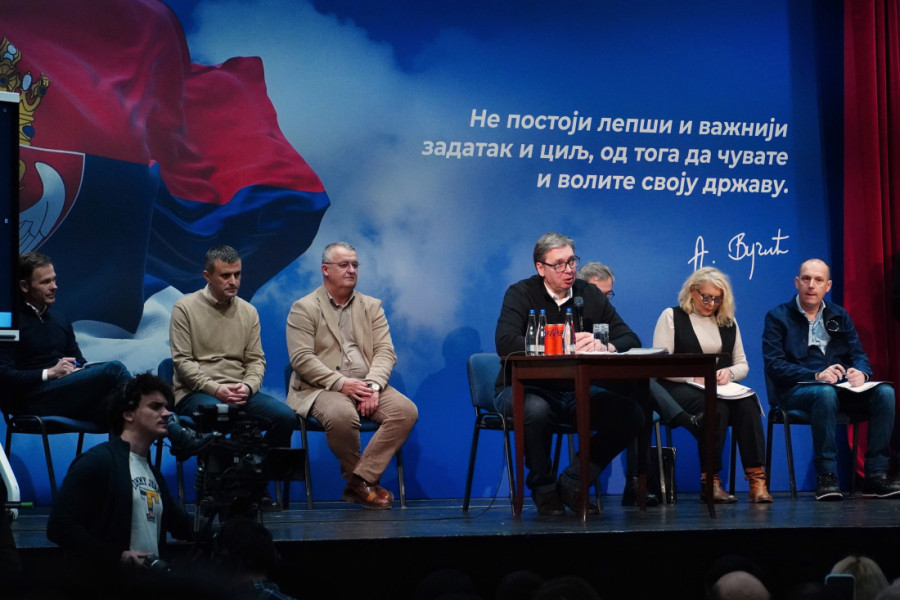 Vučić u Kladovu najavio sjajne vesti i poručio: Država nije igračka! (FOTO/VIDEO)