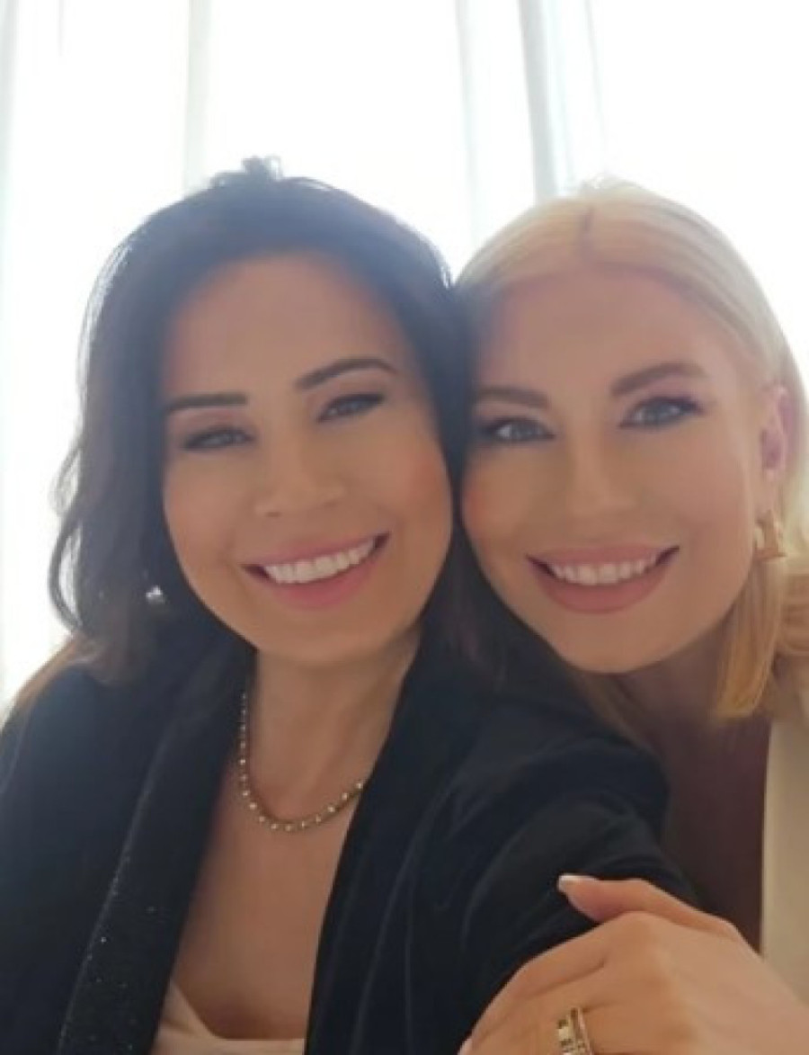 Udala se Dea Đurđević! Na tajnom venčanju kumovala joj narodna poslanica! (FOTO)