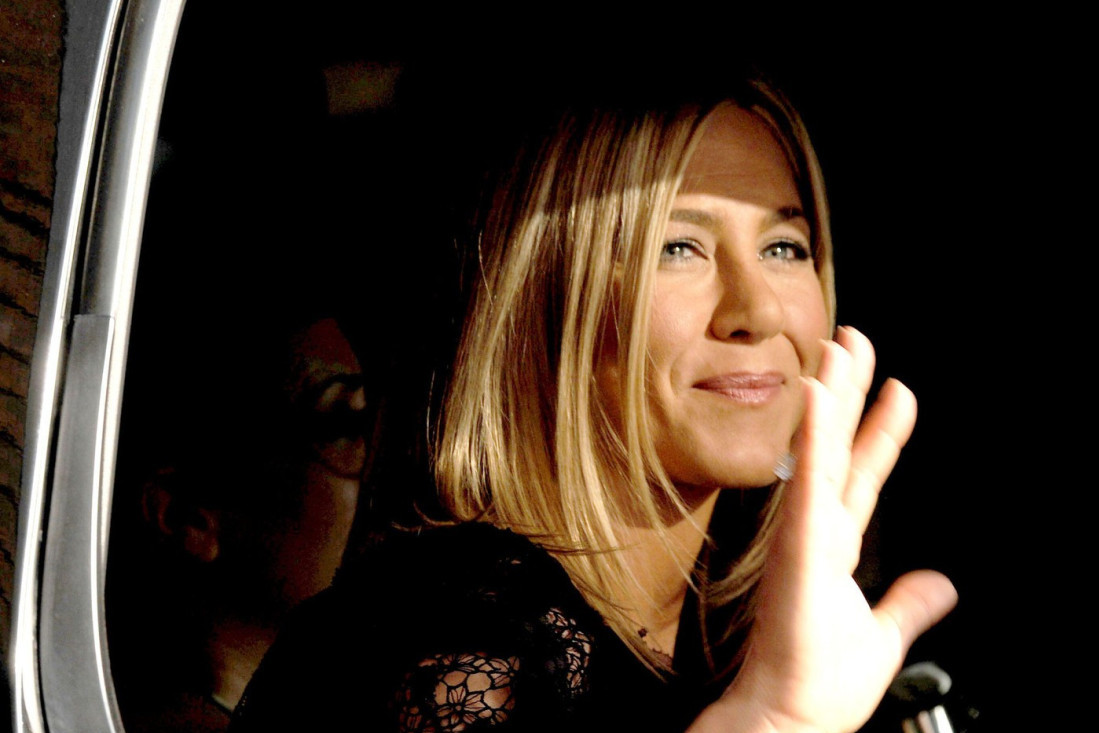 Dženifer Aniston spremna da svoju vezu "podigne na viši nivo"! Isplivali detalji