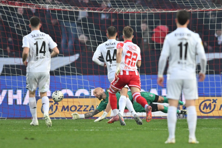 Zvezda dala gol u poslenjoj sekundi prvog poluvremena! Milošević dva puta sačuvao Partizan, sada nije mogao ništa! (VIDEO)