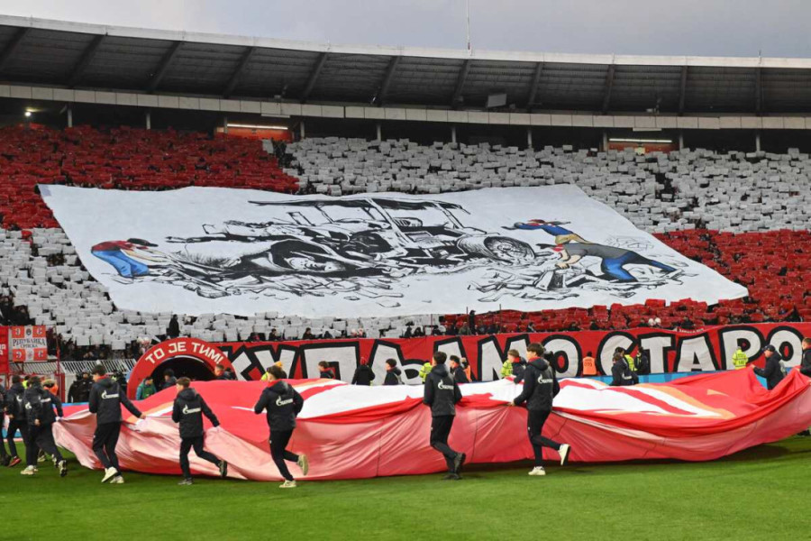 Zvezda "trojkom" povećala prednost u odnosu na Partizan! Crno-beli posle poništenog gola definitivno "nokautirani" (FOTO/VIDEO)