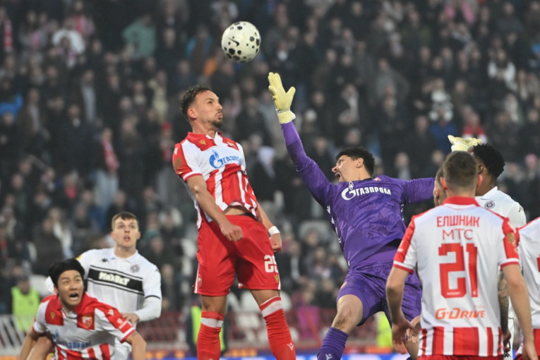 Zvezda "trojkom" povećala prednost u odnosu na Partizan! Crno-beli posle poništenog gola definitivno "nokautirani" (FOTO/VIDEO)