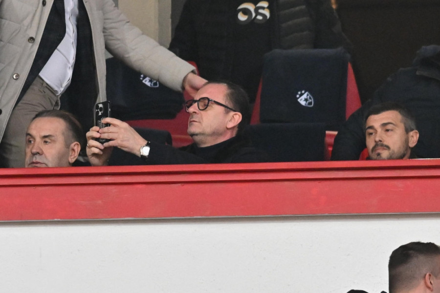 Zvezda "trojkom" povećala prednost u odnosu na Partizan! Crno-beli posle poništenog gola definitivno "nokautirani" (FOTO/VIDEO)