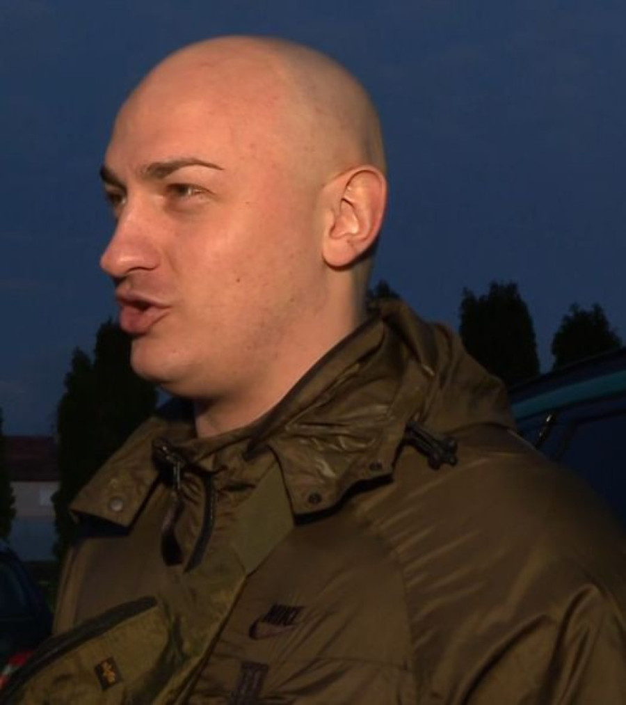 "Svi vrište, ja se okrećem, ono pufna neka..." Desingerica razvezao jezik o jagnjetu s nastupa!