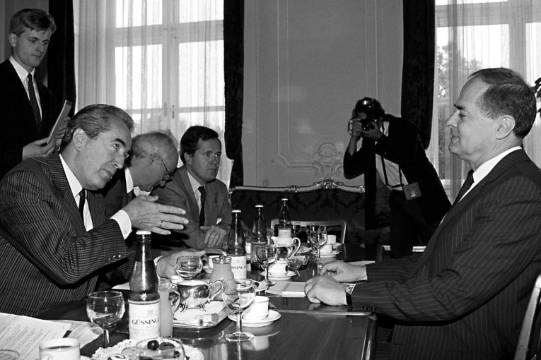 Preminuo Vladislav Jovanović, nekadašnji diplomata i ambasador SFRJ