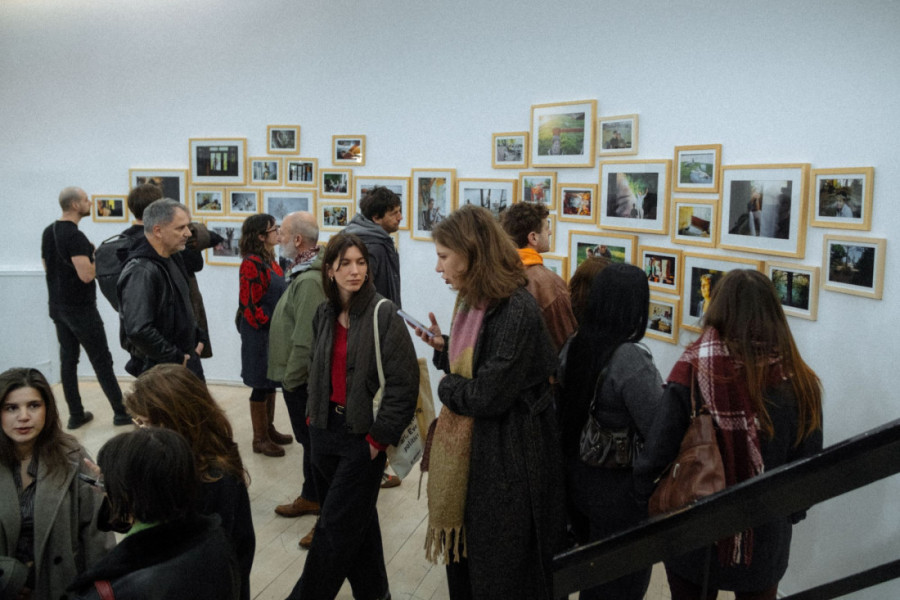 Otvorena izložba "Porodica vetra" Stefana Đorđevića: Intimni svet koji je inspirisao popularni film (FOTO/VIDEO)