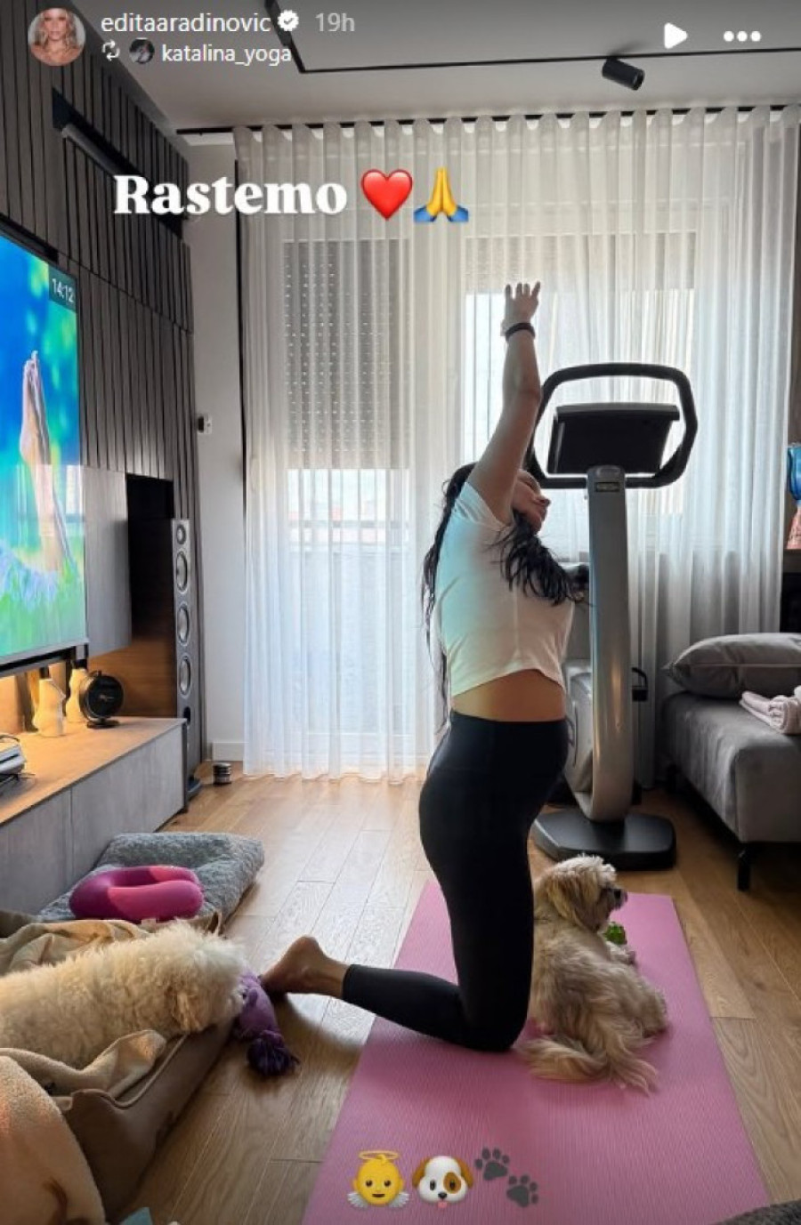 Edita u petom mesecu vežba punom parom! Obukla trudničke helanke i poručila: "Rastemo" (FOTO)