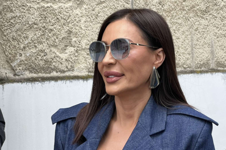 Bekuta bez šminke, Ceca pršti u kompletu, a Đorđe David imitirao Kebu! (VIDEO)