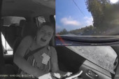 "Ovo je moje vozilo, a ona je lagala o tome šta se desilo!" Kamera zabeležila svaki sekund (VIDEO)
