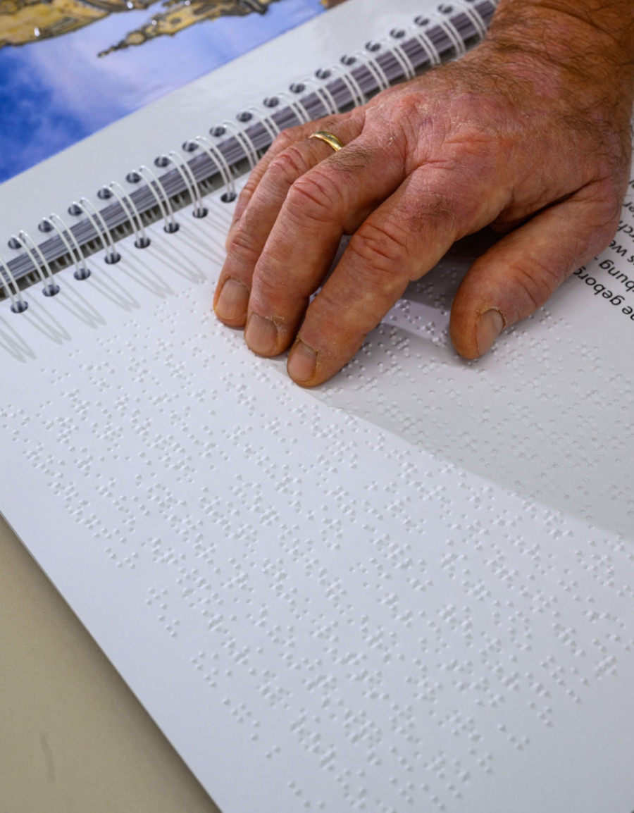 Savez slepih Srbije organizuje akciju "Pokucaj mi knjigom na vrata": Učestvuju brojne poznate ličnosti