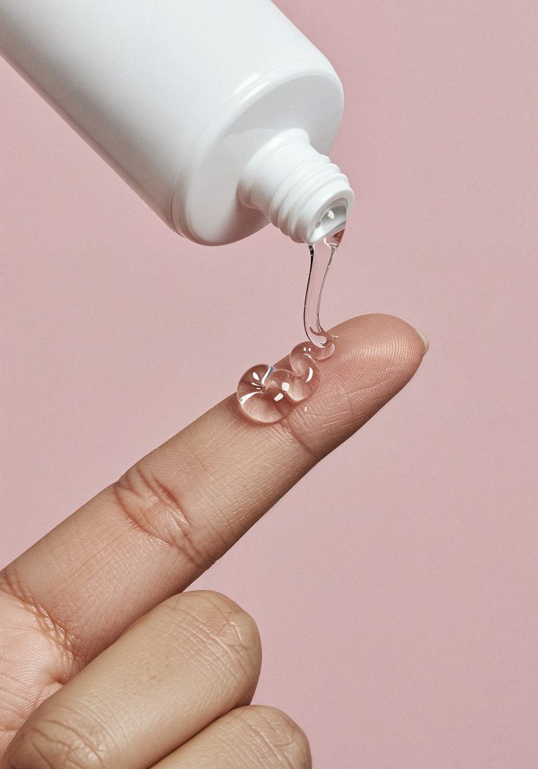 Zima ili leto, masna koža zahteva dobru negu: Ne posežite za teškim kremama, postoji mnogo bolja opcija