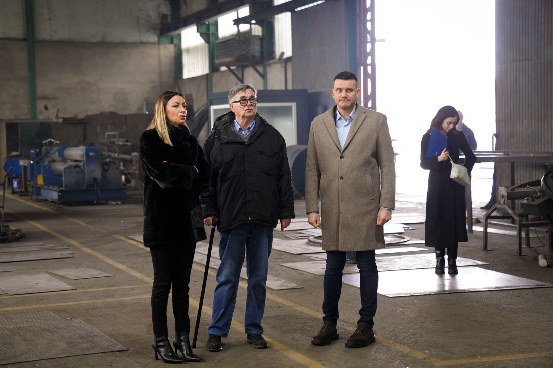 Mesarović sa privrednicima u Palanci: Država želi da podstakne zapošljavanje (FOTO/VIDEO))