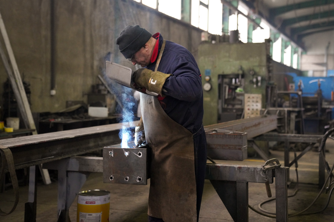 Mesarović sa privrednicima u Palanci: Država želi da podstakne zapošljavanje (FOTO/VIDEO))