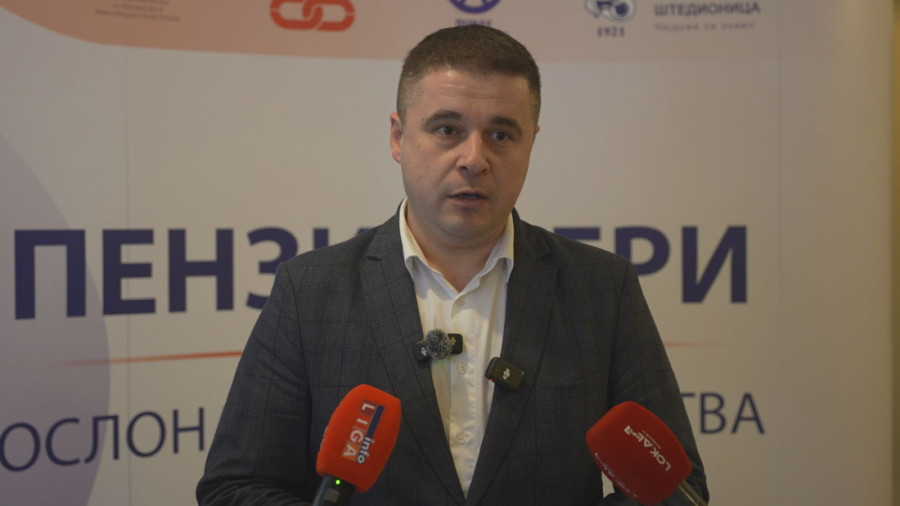 Besplatan prevoz za sve penzionere: Preko 300 najstarijih Dragačevaca danas bilo na tribini, ovo su važne poruke koje su poslate (FOTO)