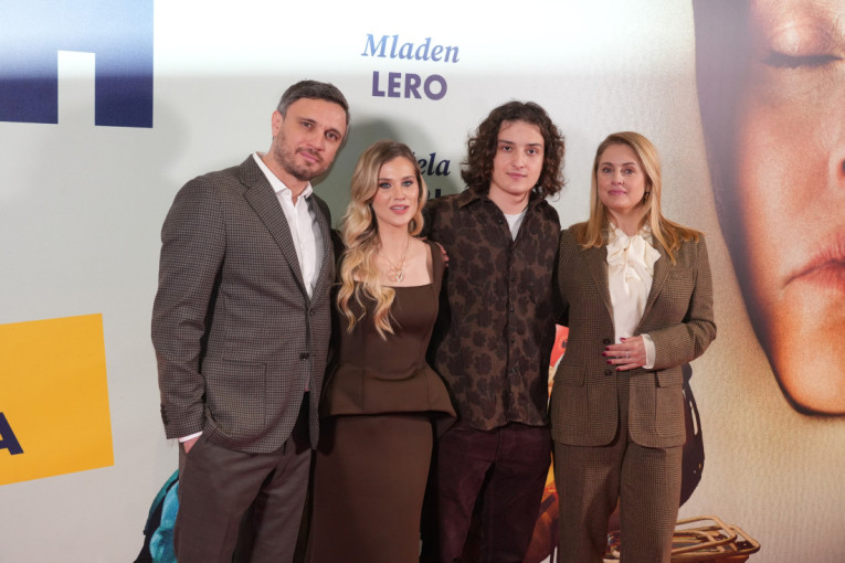 Film "Biće novih leta" premijerno prikazan u Beogradu: Istinita priča o porodici opsednutoj letovanjima (FOTO/VIDEO)