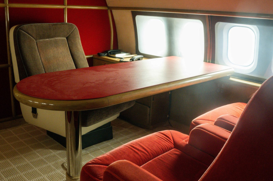 U Epstinovom Lolita ekspresu pronađene jezive stvari: Krevet i dalje namešten, losion i puder za bebe šokirali sve (VIDEO/FOTO)