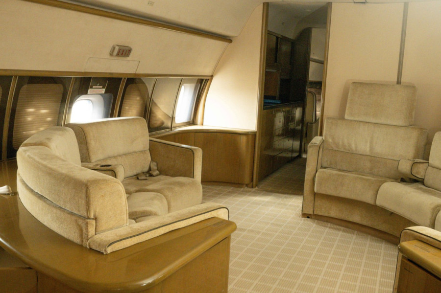 U Epstinovom Lolita ekspresu pronađene jezive stvari: Krevet i dalje namešten, losion i puder za bebe šokirali sve (VIDEO/FOTO)