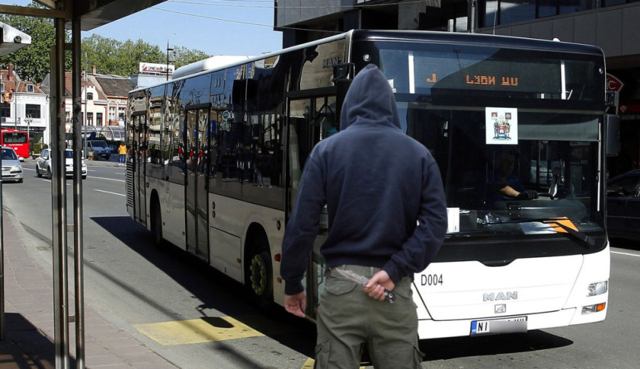 Horor kod Studentskog grada: Muškarac (40) izboden nožem!