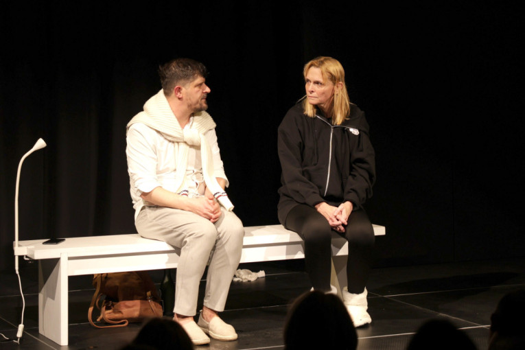 Život je lepši uz nadu: Predstava "Moj prvi put" dirnula publiku u Fondaciji Mozzart