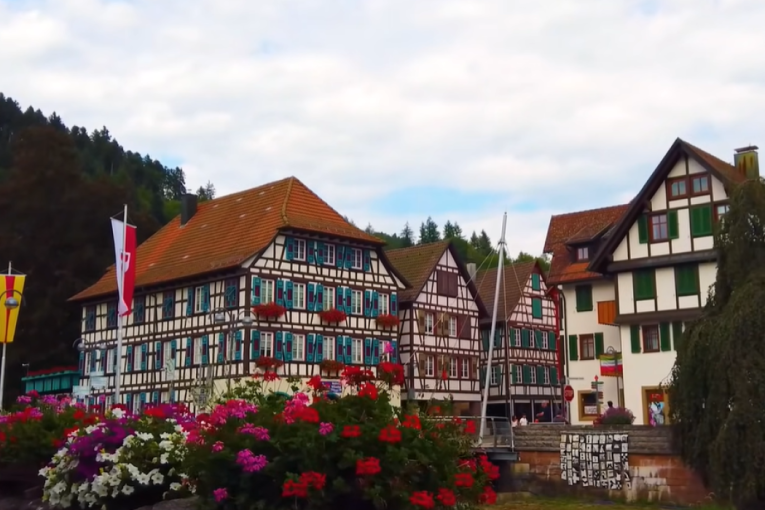 Ovde je odmor za dušu: Skriveno seoce u Nemačkoj osvaja bajkovitim pejzažima i lokalnim šarmom (FOTO)