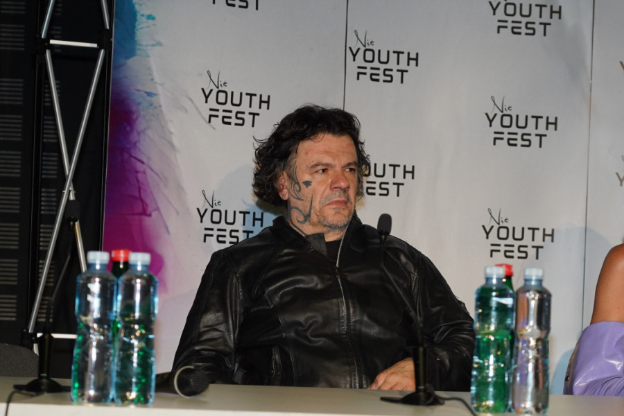 "Vratio se iz WC-a, krenuo da me bije..." Nova potresna ispovest ćerke Ace Amadeusa: Žao mi je majke!