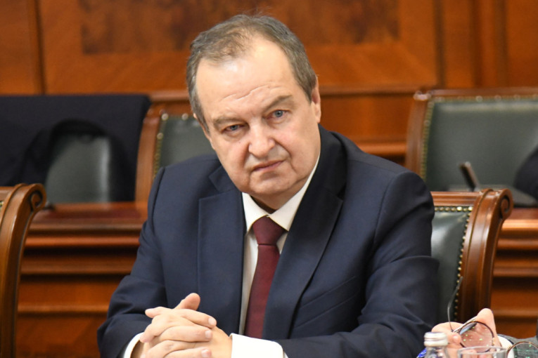 Dačić: Zakon o oružju i municiji, kao i sistem mera u cilju suzbijanja trgovine ljudima