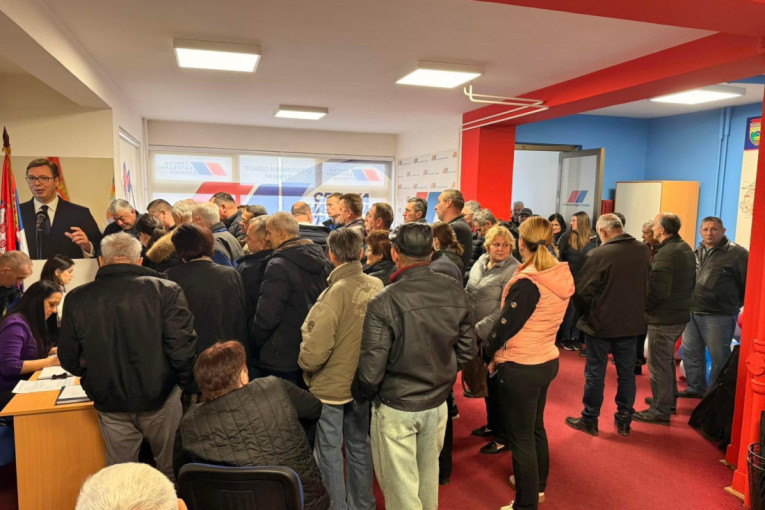 Ko sme na crtu da im stane? Za samo nekoliko sati skupljeni potpisi i proglašena lista SNS u Lučanima, opoziciji ide malo teže