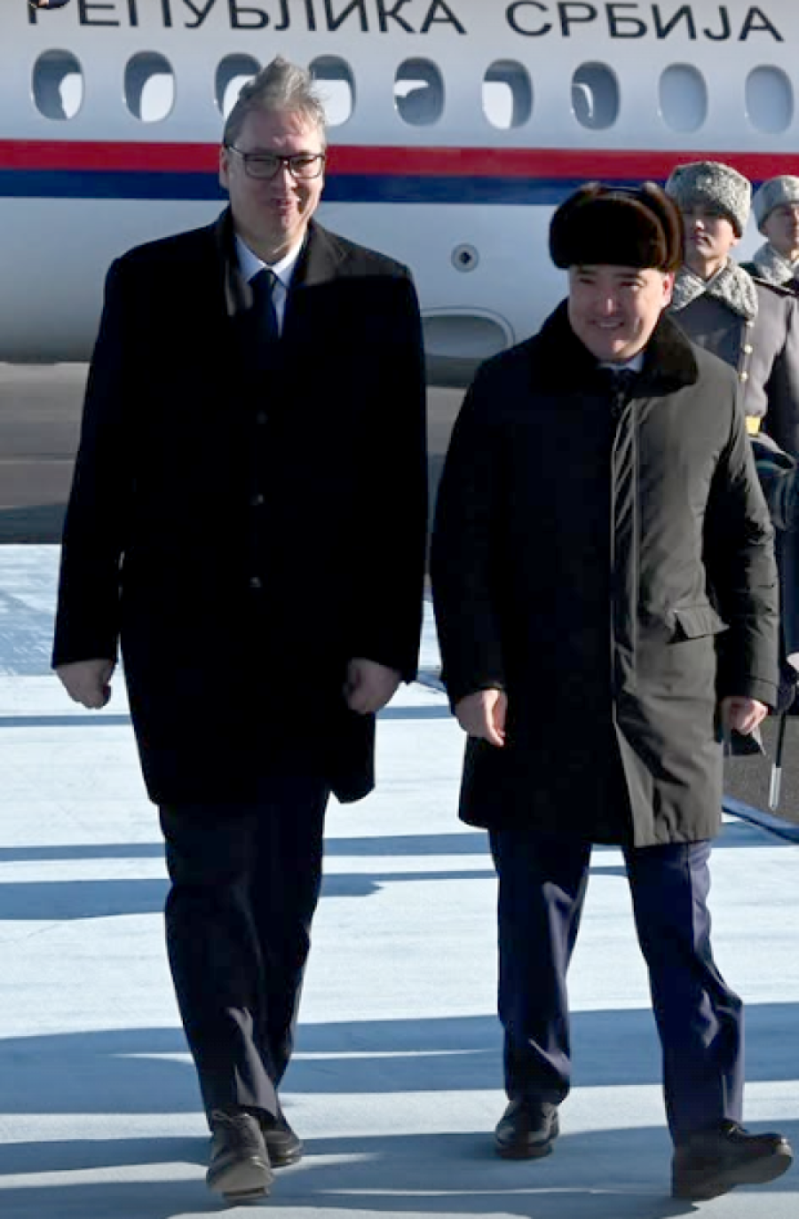 Vučić stigao u Astanu, tri aviona "SU 30" pratila avion predsednika: Zahvalan premijeru na srdačnom dočeku (FOTO)