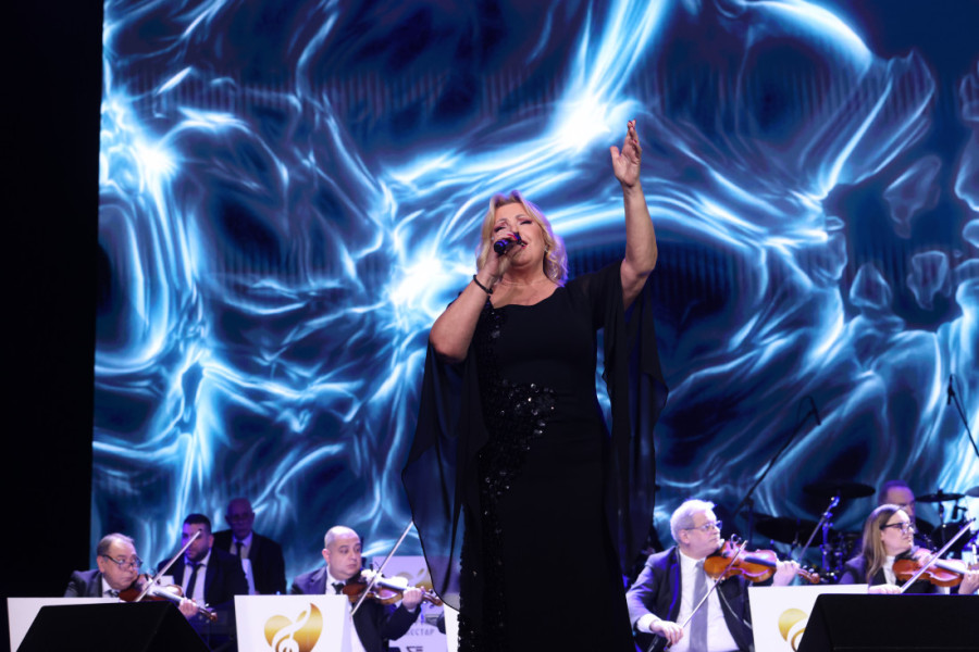 Zvezde pevale u čast Tome Zdravkovića: Njegova udovica sa ćerkom na ivici suza! (FOTO)