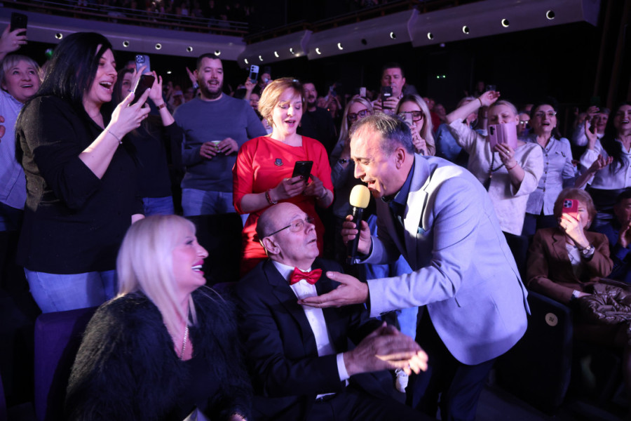 Zvezde pevale u čast Tome Zdravkovića: Njegova udovica sa ćerkom na ivici suza! (FOTO)