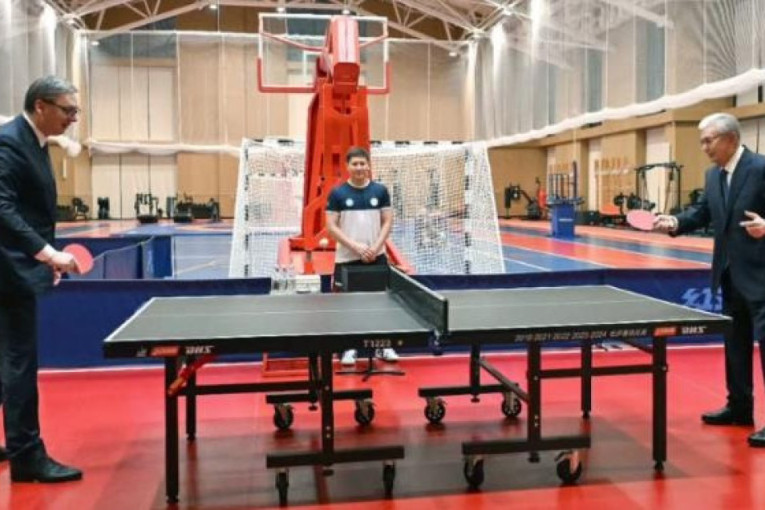 Predsednik Vučić igrao partiju stonog tenisa sa predsednikom Kazahstana: Istakao da je Tokajev najbolji stonoteniser među političarima