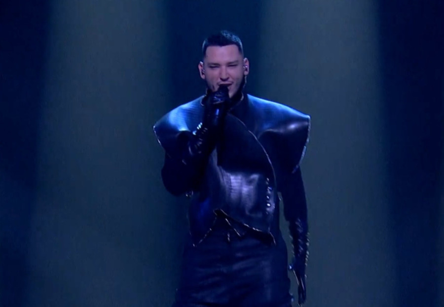 Zvezda "Granda" otvorila PZE 26 u kostimu od automobilske gume: Doveo atmosferu do vrhunca!