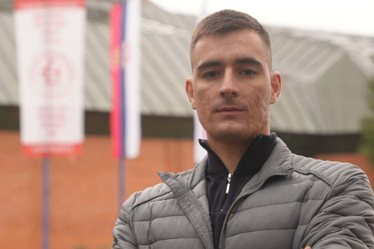 Od učenika seoske škole do najboljeg studenta u Čačku: Ljubomir iz Bjeluše pešačio kilometrima do klupe, a sada je ponos sela