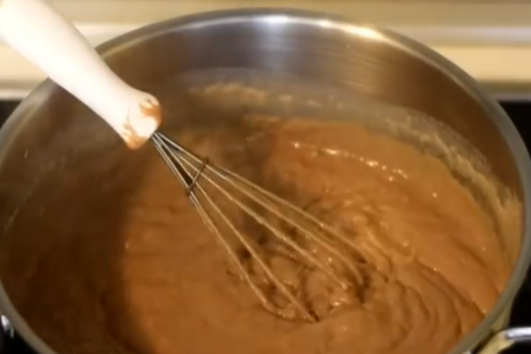 Recept dana: Čokoladne krempite, hrskave i kremaste, idealne su za sve čokoljupce