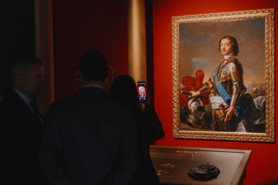 Zbog velikog interesovanja produženo trajanje impresivne izložbe "Petar Veliki i Srbija" u Ruskom domu (FOTO)