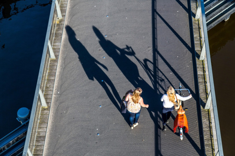 Bacili 60 miliona švajcaraca: Most na železničkoj stanici u Bazelu niko ne koristi!